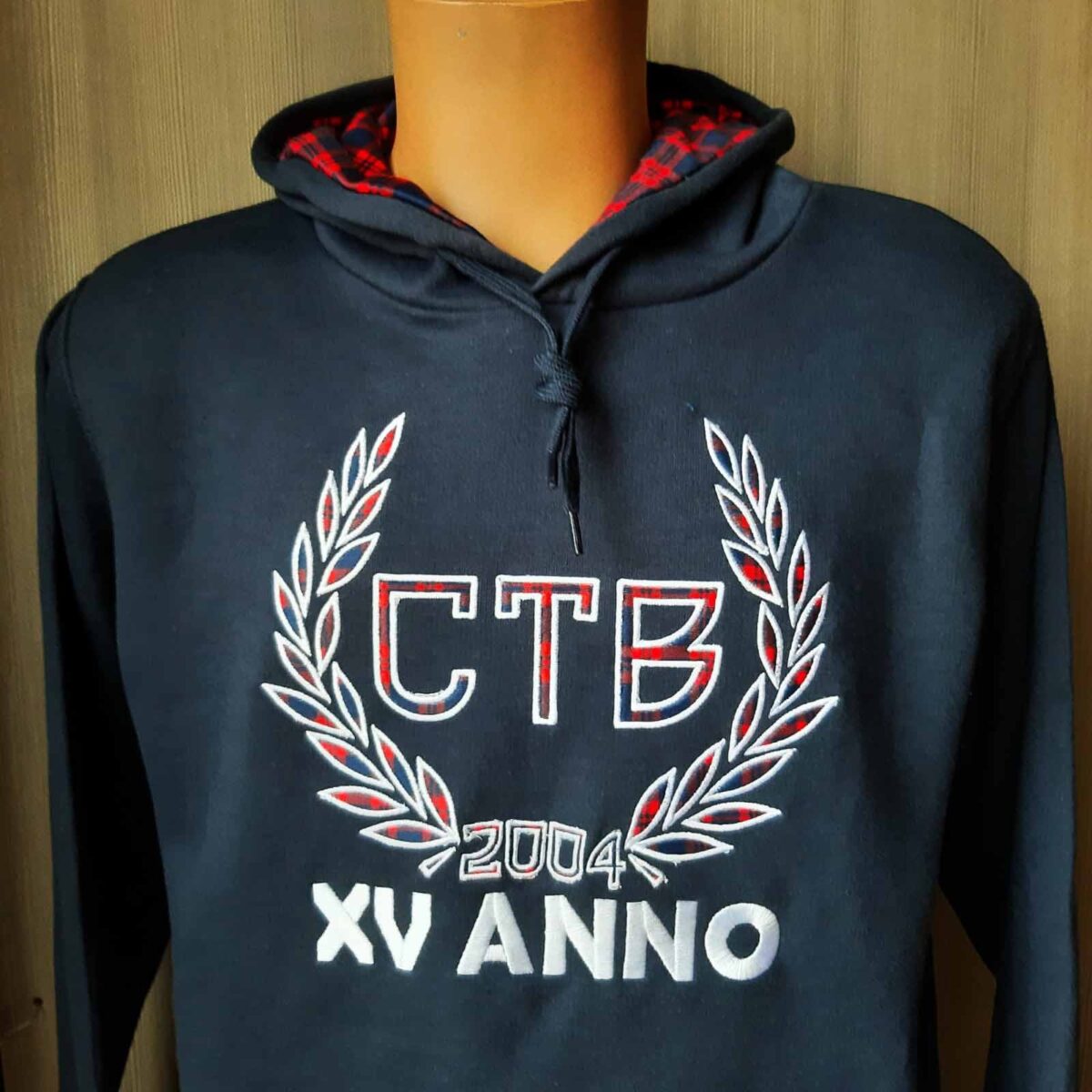BOLOGNA Controtendenza XV ANNO cappuccio rivestito DAVANTI